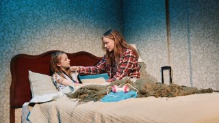 ‘Caroline’ Off Broadway Review: Chloë Grace Moretz Delivers as a Single Mom in Crisis